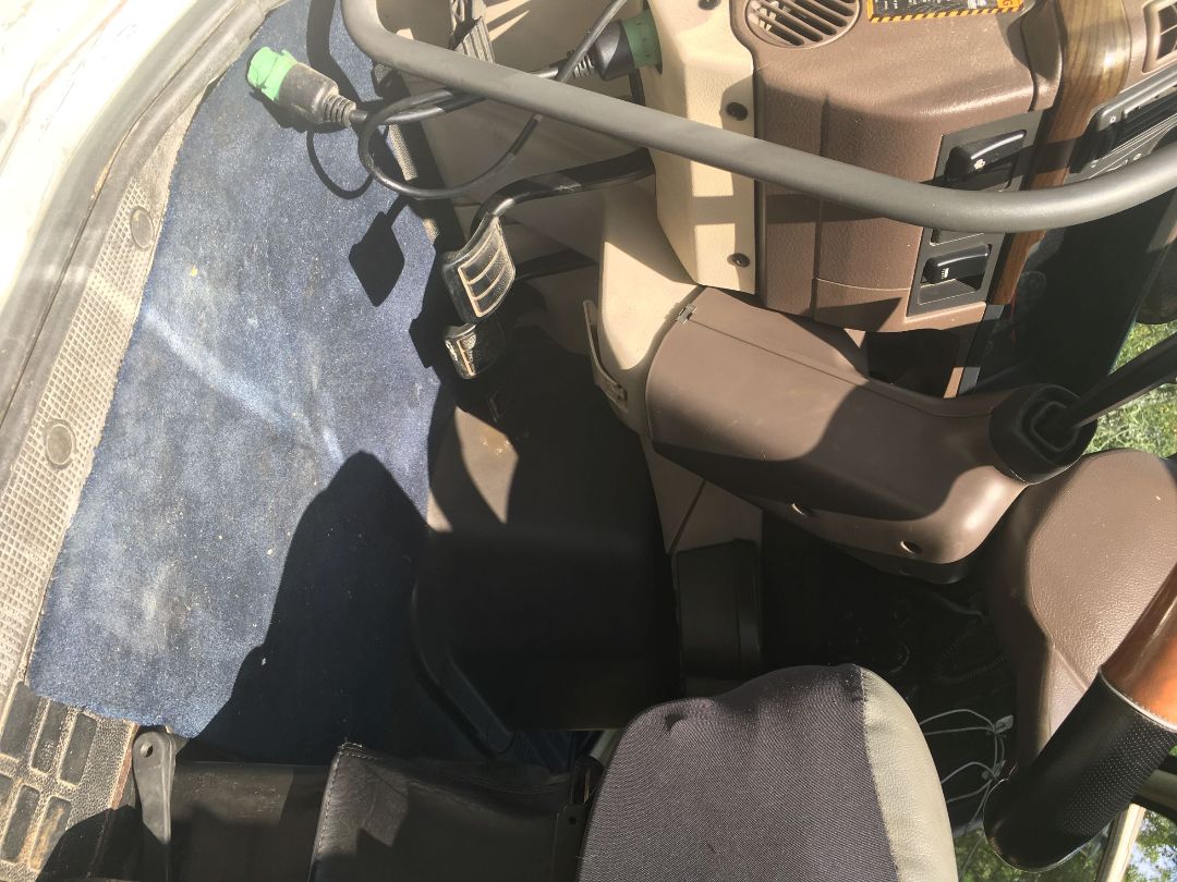 2013 VOLVO VNL 64T670 - Image 7